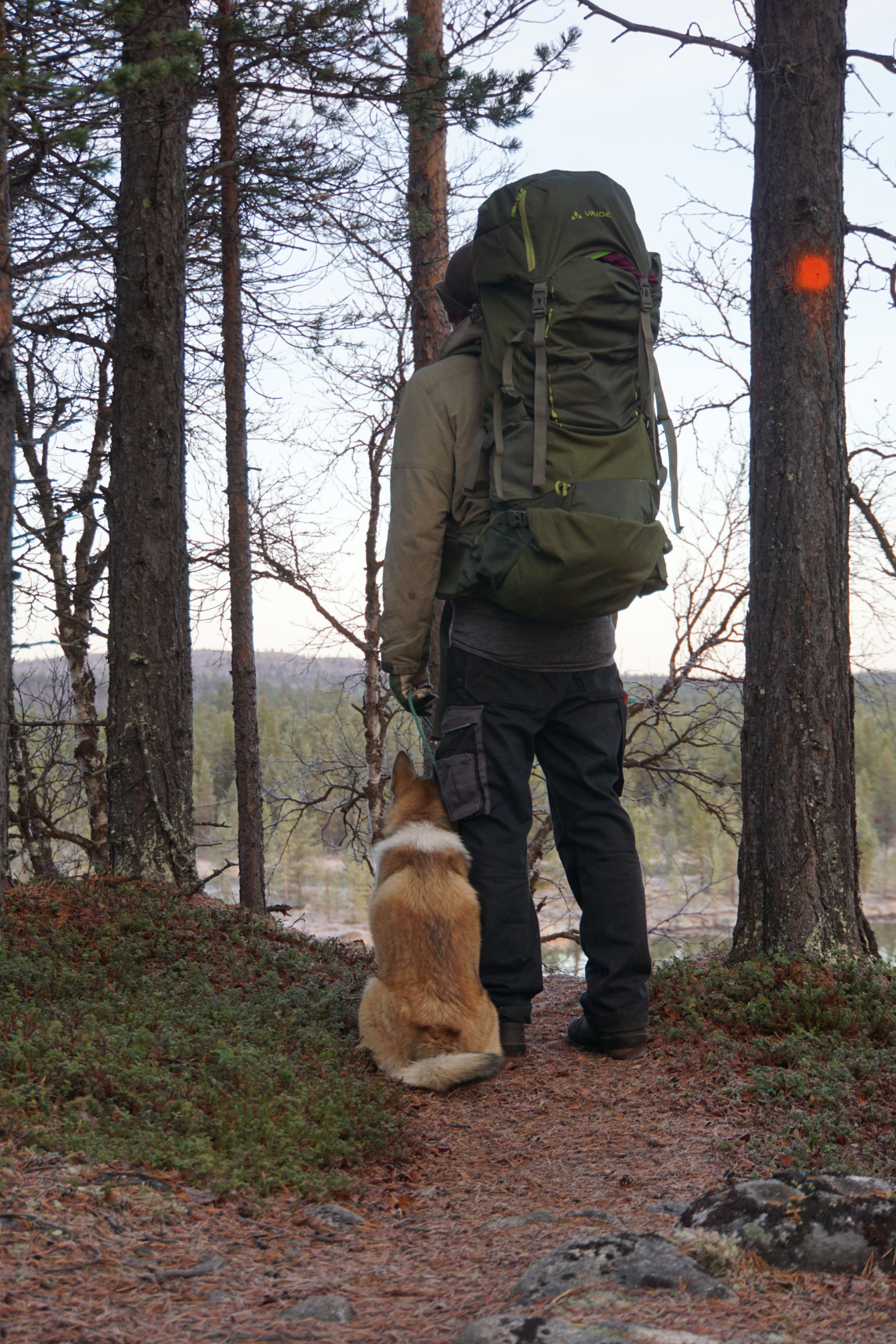 Trekking während der Erlebnispädagogik und Outdoortrainer Ausbildung